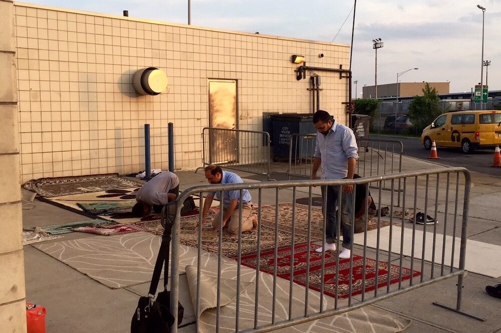 Breaking The Ramadan Fast In A Cab At 50 MPH (Reheat)